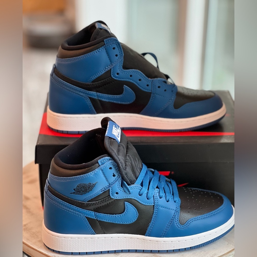 Nike Air Jordan 1 Retro High Dark Marina Blue size 6.5 Basketball Sneakers